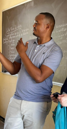 Mwanga Lehrer Ismail Rasul