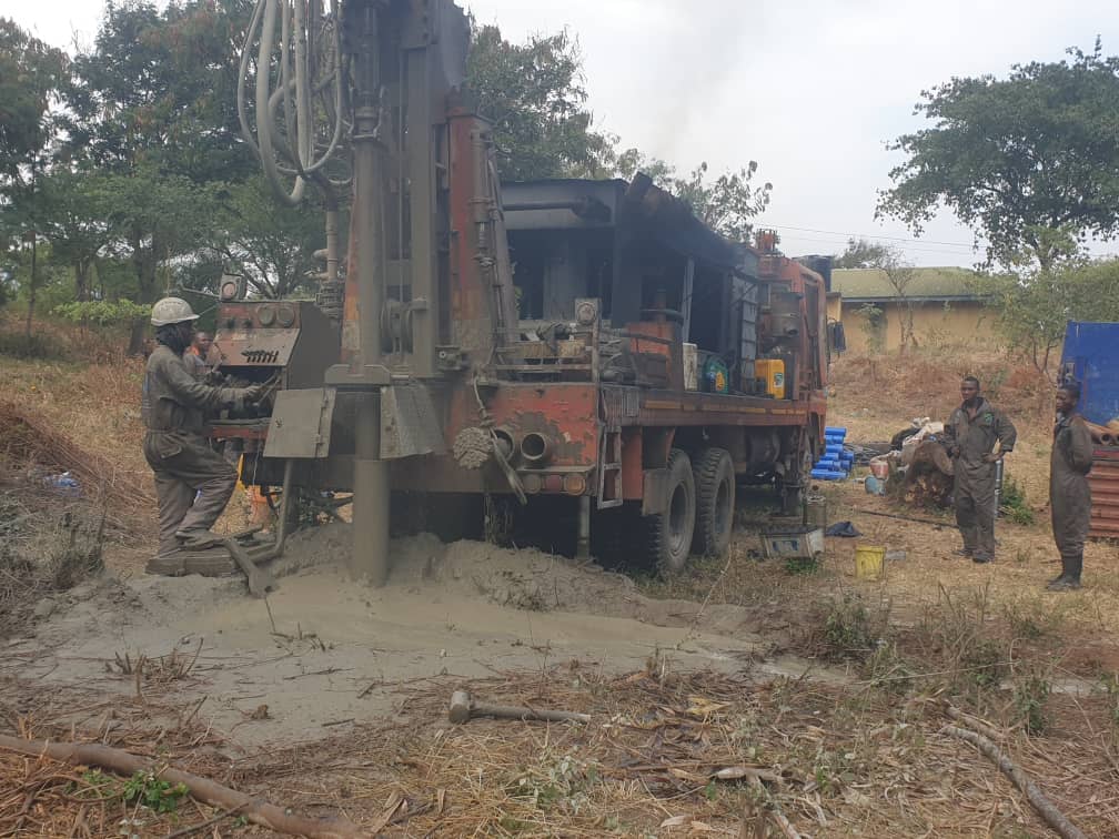 Mwanga Wasserbohrung IN